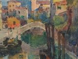 un tableau représentant un pont enjambant une rivière, sur lequel se trouvent des bateaux