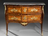 commode ancienne avec dessus en marbre et poignées en laiton