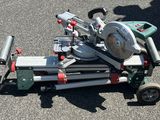 a machine that is sitting on the ground on the ground