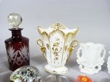 a lot of glass items that are on the table