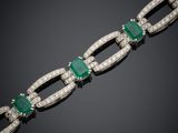un bracelet d'émeraudes et de diamants
