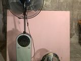 un ventilateur posé sur une table