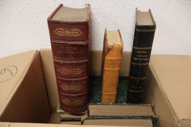 Carton : Journal de l’université des annales 10 volumes, Dictionn...