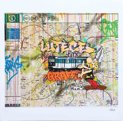 une photo d'une photo d'une carte sur laquelle on voit des graffitis