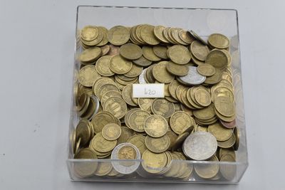 Troisième République. Un important lot de 1,4 Kg.
