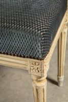 Six chaises en bois naturel peint blanc,, l'assise et le dos… (photo 5)