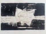 une image représentant un dessin en noir et blanc d'un bateau sur l'eau