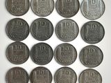 an image of a bunch of coins that are sitting on a table
