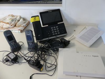 Materiel DE Telephonie Comprenant UN Serveur Unicom, Station…