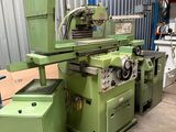 an image of a machine that is sitting in a warehouse