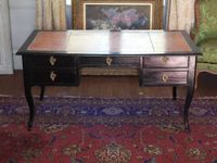 BUREAU PLAT à caissons en bois noirci mouluré et sculpté de … (photo 5)