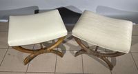 Paire de tabourets curule en bois sculpté de têtes de cygne … (photo 2)