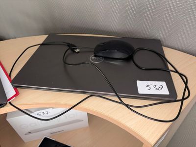 Un ordinateur portable DELL avec souris, NON TESTE, PEUT ETR…