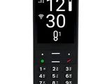 Le téléphone portable noir affiche l'heure à l'écran.