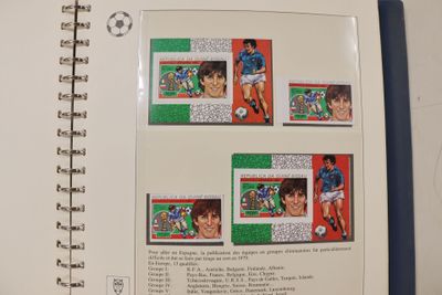 4 classeurs thème du FOOT-BALL