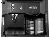 gros plan d'une cafetière noire sur fond blanc
