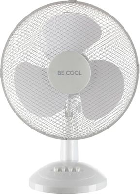 un gros plan d'un ventilateur de table blanc posé sur une surface blanche