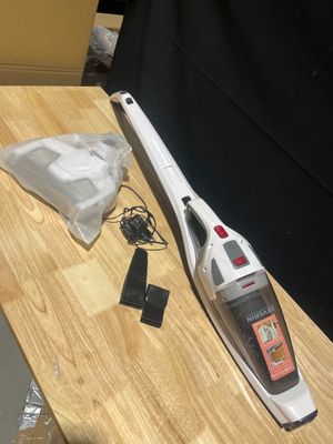 Aspirateur balais Séverin La première photo est non contract…
