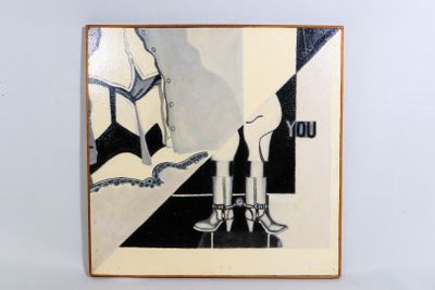 une image d'un tableau sur le mur d'une pièce