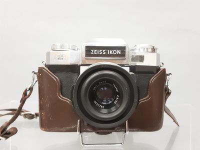 Appareil photo ZEISS. Modèle CONTRAFLEX SUPER B (Circa 1963-…