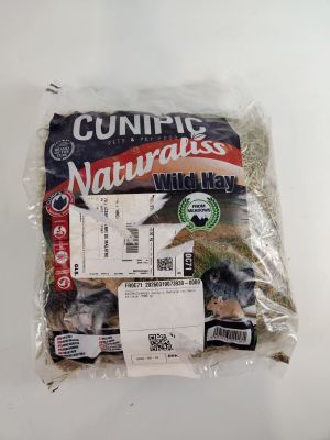 un sac de nourriture posé sur une table