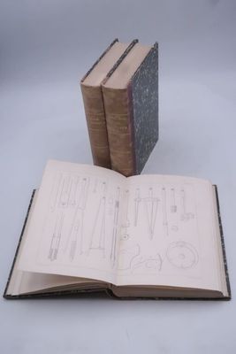 trois livres superposés