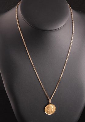 Collier composé d'une chaine et d'un pendentif religieux Vierge Marie, - Photo 1