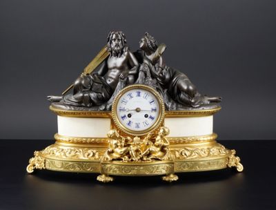 Pendule en bronze patiné, marbre blanc et bronze doré représ… - Photo 1