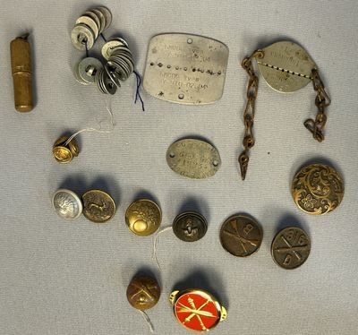 lot militaire boutons plaque identité soldat