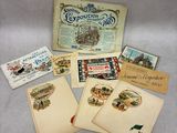 un assortiment de cartes postales et d'enveloppes datant du début du XXe siècle