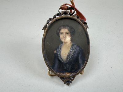 École, début XIXe. Portrait de femme.