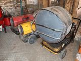 une petite machine qui se trouve dans une pièce