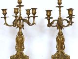 paire de candélabres anciens en laiton sur socle en marbre