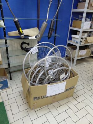 CONTENU DU LOCAL dont : - Photo 1