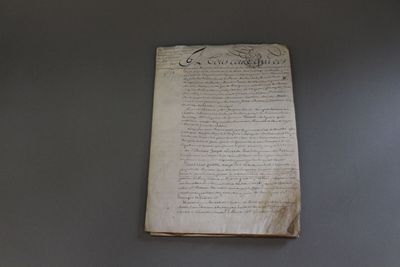 Documents en parchemin du XVII et XVIIIème siècle dont docum…