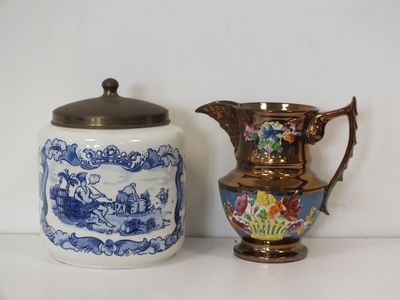 un vase bleu et blanc et un pichet bleu et blanc