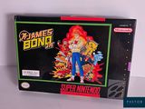 une boîte sur laquelle figure un jeu vidéo, posée sur une table