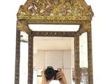 une personne se prenant en photo dans un miroir