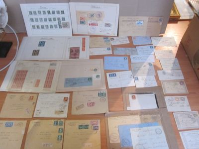 Une boite avec diverses lettres et TP principalement de Fran… - Photo 1