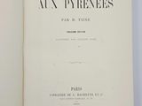 un livre ouvert avec un titre en noir et blanc