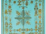 une image représentant un tapis bleu et or orné d'une croix