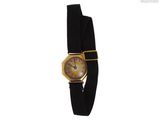 une photo d'une montre-bracelet pour femme avec un bracelet noir