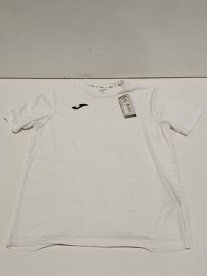 t-shirt blanc avec un oiseau noir sur la poitrine