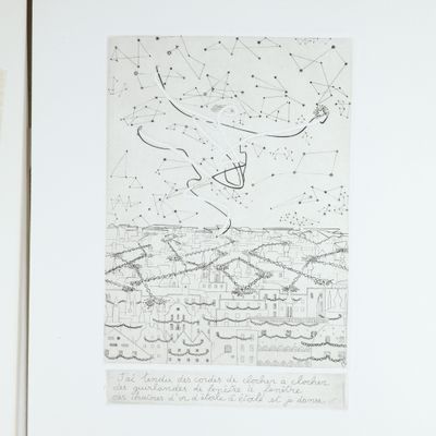 un dessin en noir et blanc représentant un homme volant dans le ciel