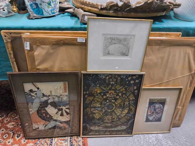 Lot de 3 cadres asiatiques et Vue de gondole à Venise, dessins et...
