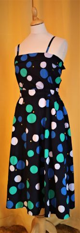 YVES SAINT LAURENT Variation – Très Jolie robe d’été à bretelles ...