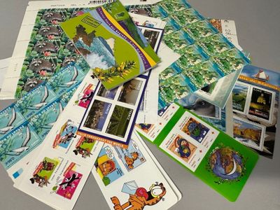 PHILATÉLIE FRANCE. Lot de planches de timbres français neufs…