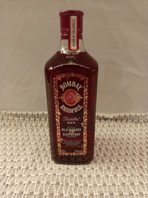 lot de 18 bouteilles de gin BOMBAY BRAMBLE - 500ml - 37,5% v…