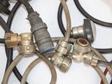 many hoses that are connected together on a table