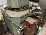 une machine posée sur une palette